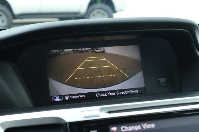 Honda Accord Sedan Vehicle Full-screen Gallery Image 32