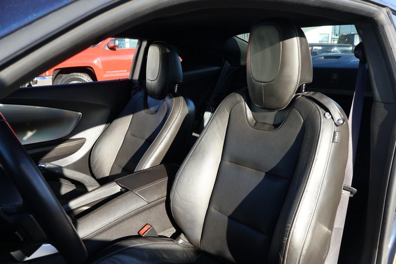 Chevrolet Camaro Vehicle Full-screen Gallery Image 18