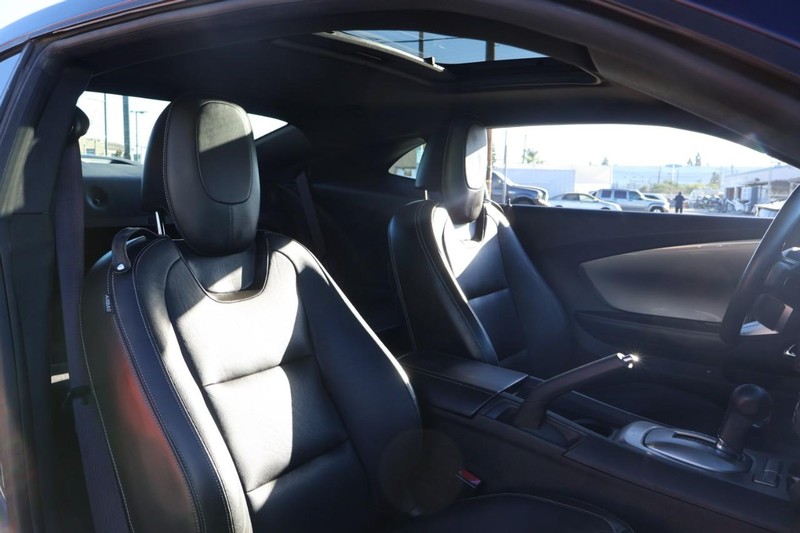 Chevrolet Camaro Vehicle Full-screen Gallery Image 22