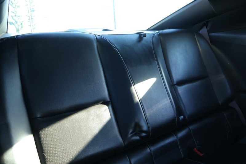 Chevrolet Camaro Vehicle Full-screen Gallery Image 23