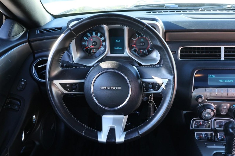 Chevrolet Camaro Vehicle Full-screen Gallery Image 26