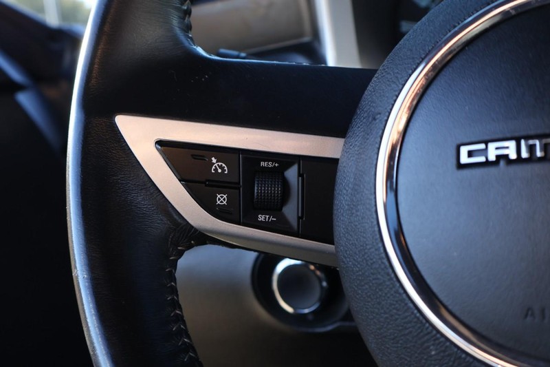 Chevrolet Camaro Vehicle Full-screen Gallery Image 27