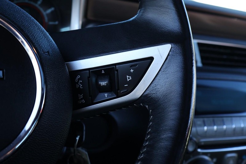 Chevrolet Camaro Vehicle Full-screen Gallery Image 28