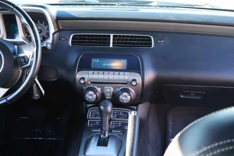 Chevrolet Camaro Vehicle Full-screen Gallery Image 29