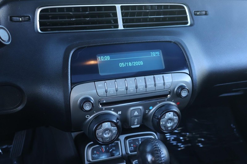 Chevrolet Camaro Vehicle Full-screen Gallery Image 30