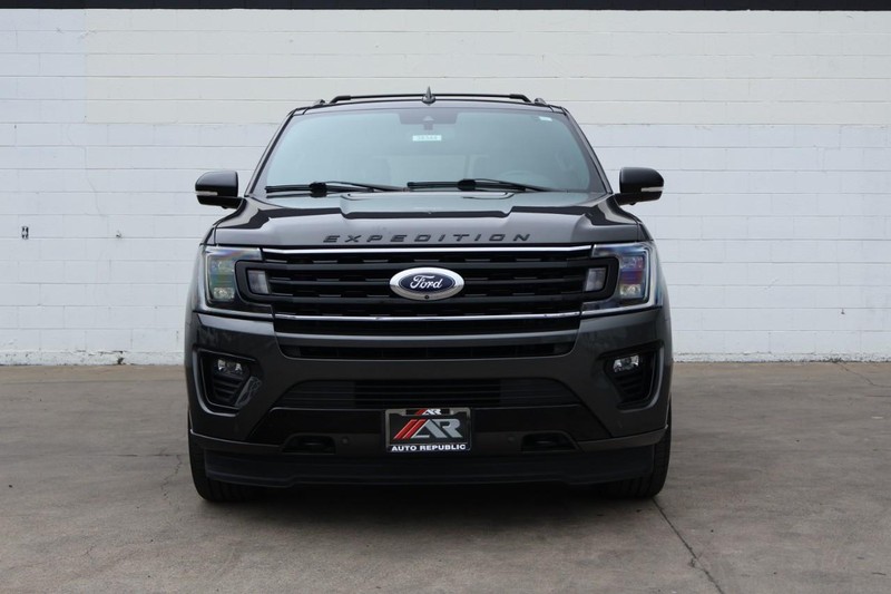 Ford Expedition Vehicle Full-screen Gallery Image 02