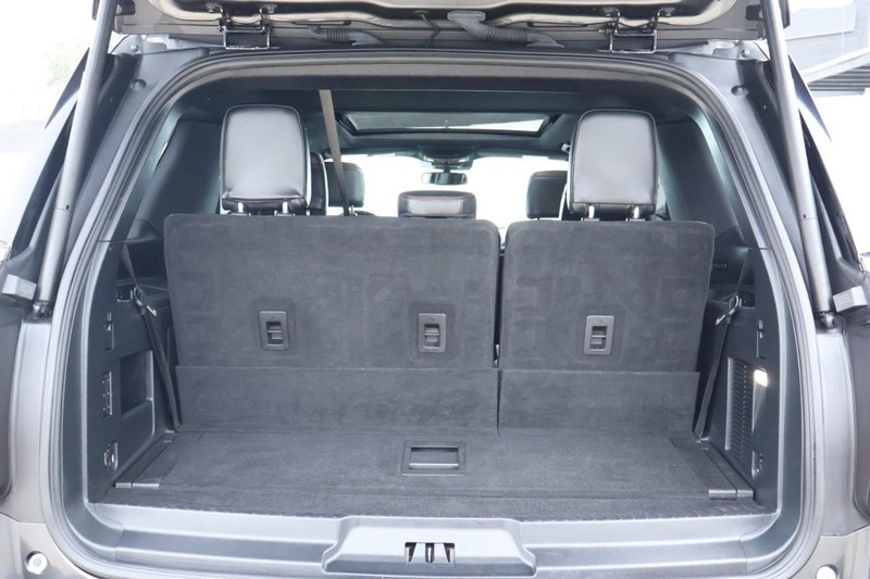 Ford Expedition Vehicle Full-screen Gallery Image 09