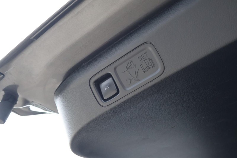 Ford Expedition Vehicle Full-screen Gallery Image 10