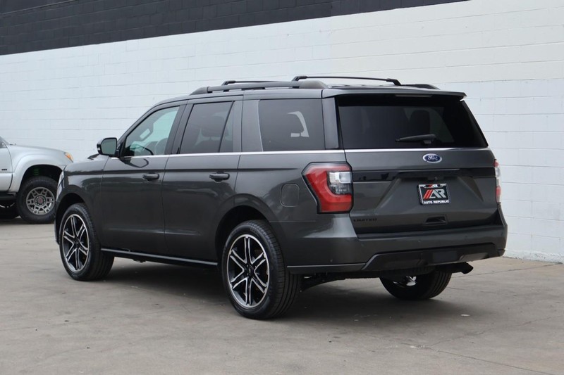 Ford Expedition Vehicle Full-screen Gallery Image 11