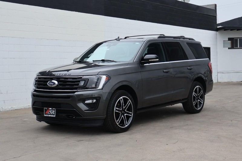 Ford Expedition Vehicle Full-screen Gallery Image 13