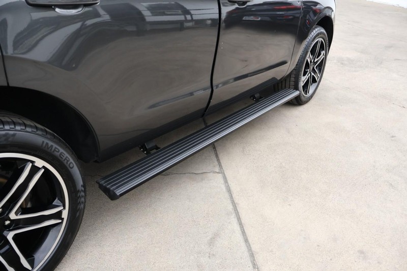 Ford Expedition Vehicle Full-screen Gallery Image 14