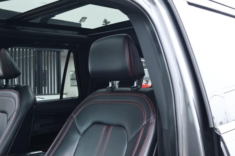 Ford Expedition Vehicle Full-screen Gallery Image 22