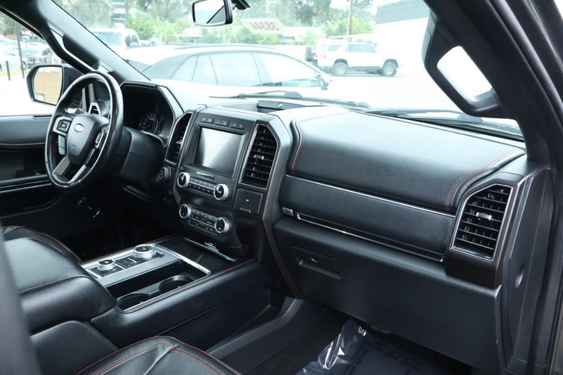 Ford Expedition Vehicle Full-screen Gallery Image 23