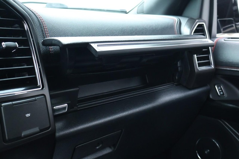 Ford Expedition Vehicle Full-screen Gallery Image 24