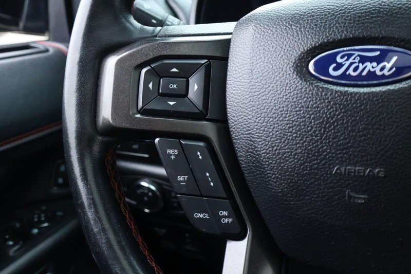 Ford Expedition Vehicle Full-screen Gallery Image 30