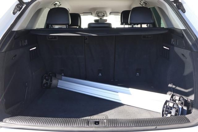 Audi Q5 Vehicle Full-screen Gallery Image 08