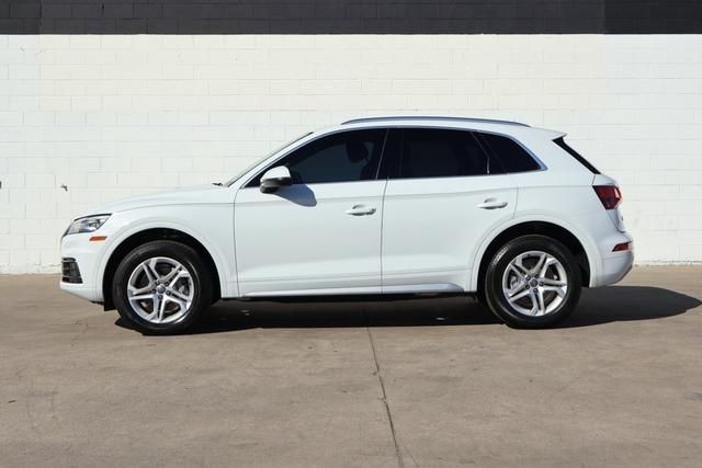 Audi Q5 Vehicle Full-screen Gallery Image 11