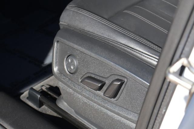 Audi Q5 Vehicle Full-screen Gallery Image 19