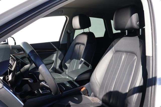 Audi Q5 Vehicle Full-screen Gallery Image 20