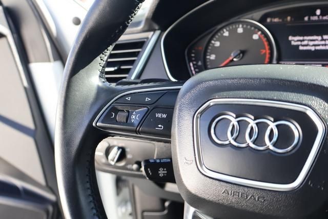 Audi Q5 Vehicle Full-screen Gallery Image 30