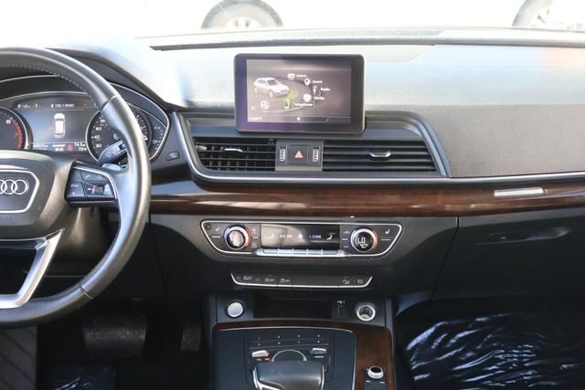 Audi Q5 Vehicle Full-screen Gallery Image 32