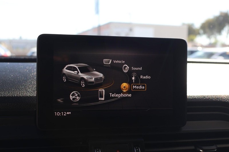 Audi Q5 Vehicle Full-screen Gallery Image 33