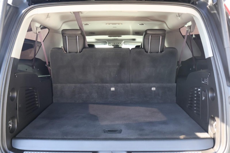 Cadillac Escalade ESV Vehicle Full-screen Gallery Image 09