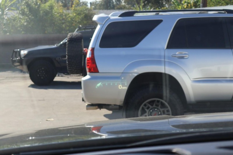 Cadillac Escalade ESV Vehicle Full-screen Gallery Image 32