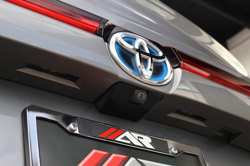 Toyota Mirai Vehicle Full-screen Gallery Image 08