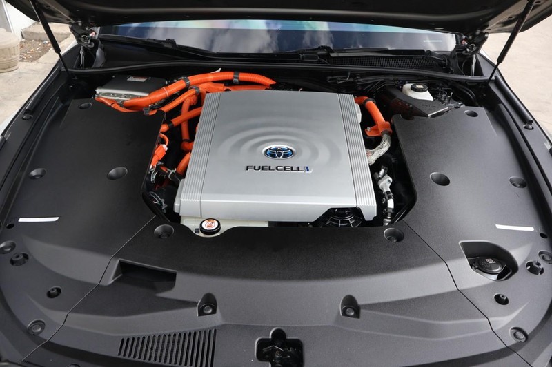 Toyota Mirai Vehicle Full-screen Gallery Image 13