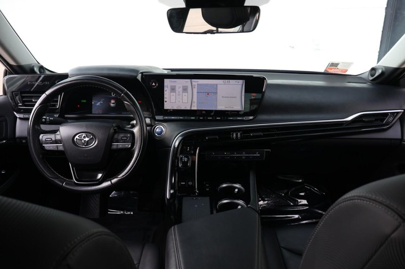 Toyota Mirai Vehicle Full-screen Gallery Image 27