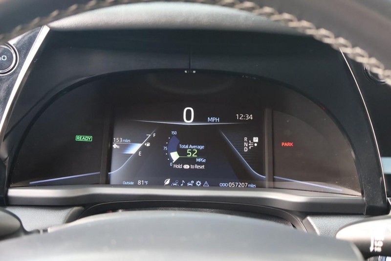 Toyota Mirai Vehicle Full-screen Gallery Image 28