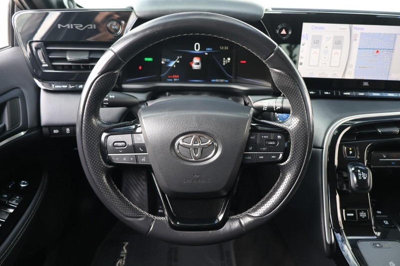 Toyota Mirai Vehicle Full-screen Gallery Image 29