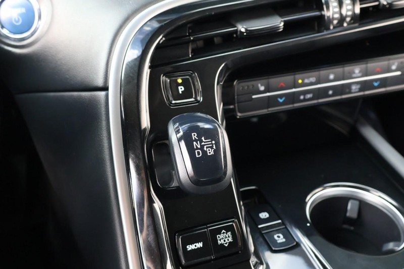 Toyota Mirai Vehicle Full-screen Gallery Image 37