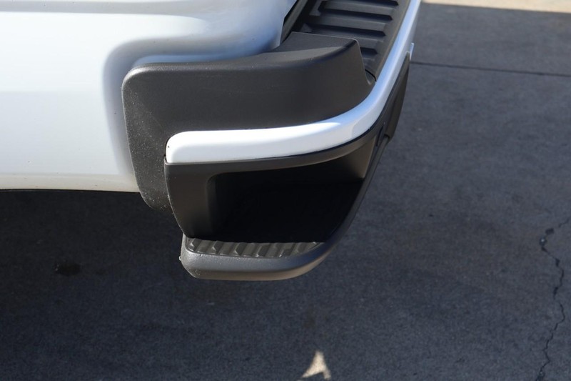 Chevrolet Colorado Vehicle Full-screen Gallery Image 10