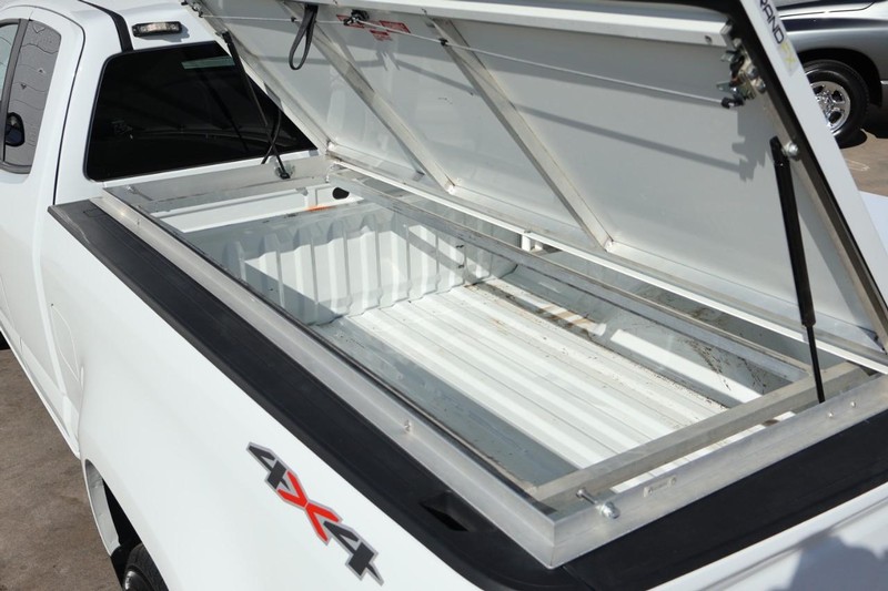 Chevrolet Colorado Vehicle Full-screen Gallery Image 11