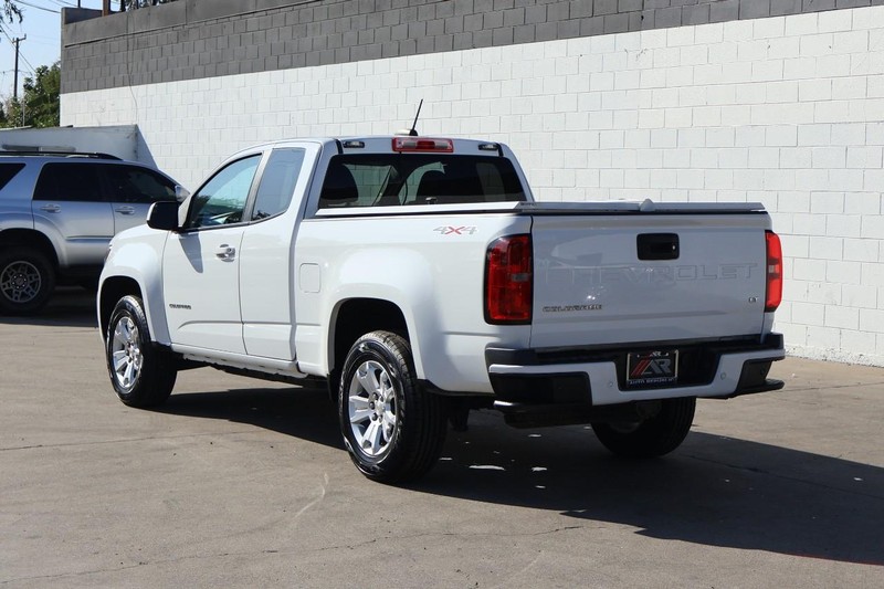Chevrolet Colorado Vehicle Full-screen Gallery Image 12
