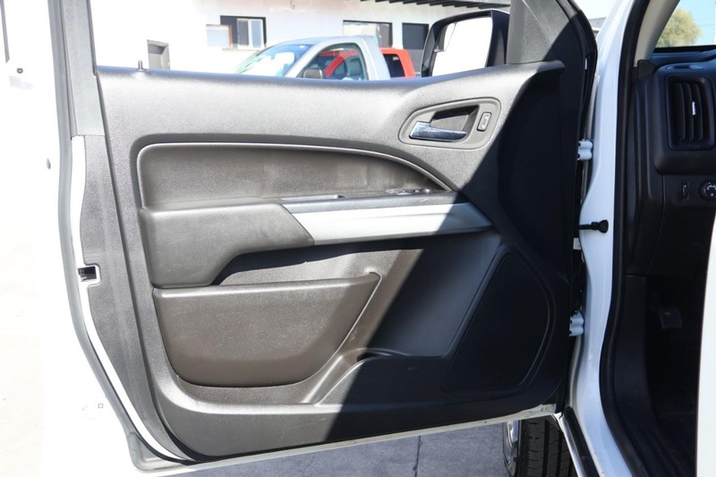Chevrolet Colorado Vehicle Full-screen Gallery Image 17