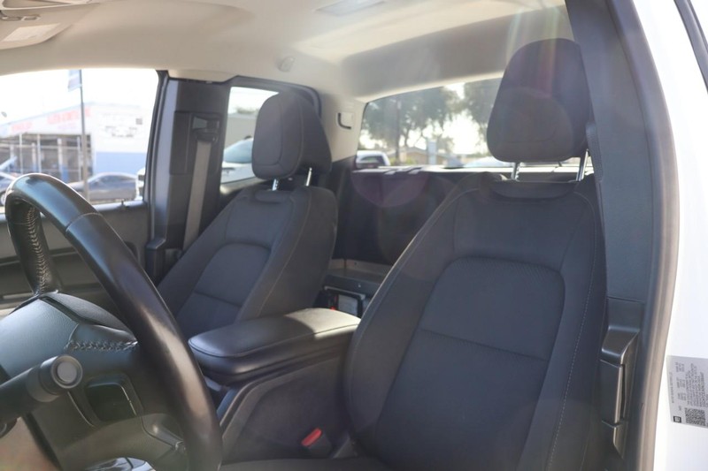 Chevrolet Colorado Vehicle Full-screen Gallery Image 21