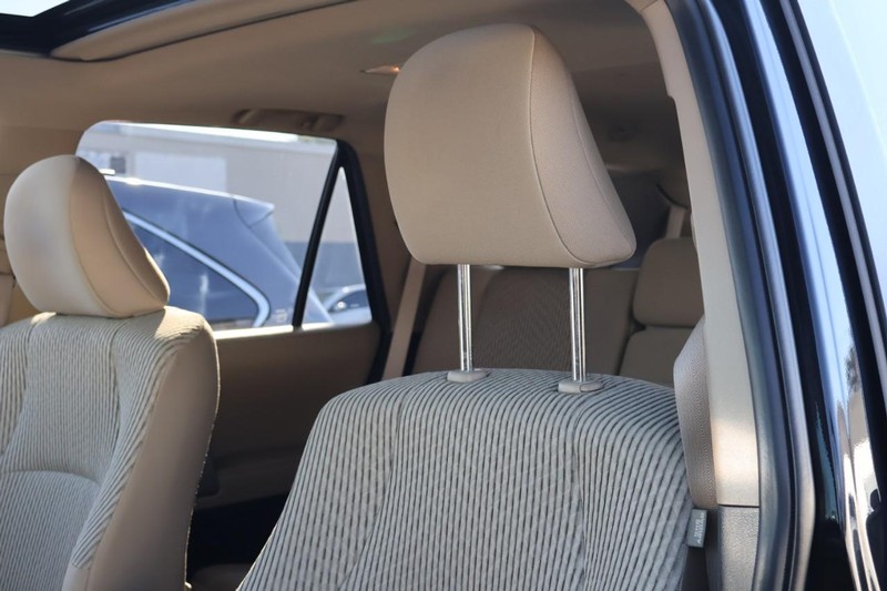 Toyota 4Runner Vehicle Full-screen Gallery Image 21