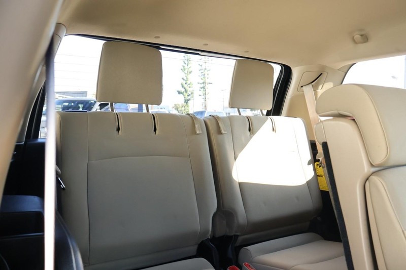 Toyota 4Runner Vehicle Full-screen Gallery Image 26