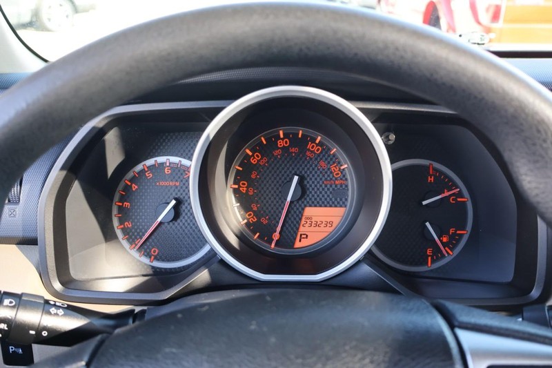 Toyota 4Runner Vehicle Full-screen Gallery Image 28