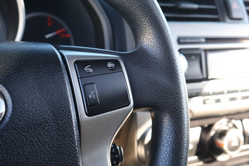 Toyota 4Runner Vehicle Full-screen Gallery Image 31