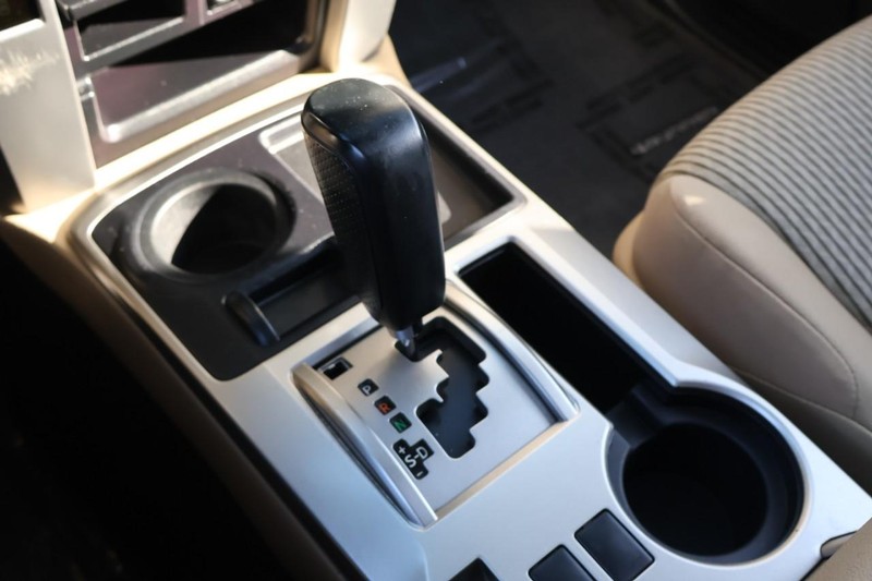 Toyota 4Runner Vehicle Full-screen Gallery Image 35