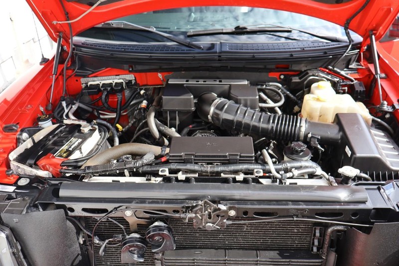 Ford F-150 Vehicle Full-screen Gallery Image 16