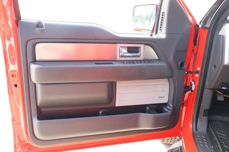 Ford F-150 Vehicle Full-screen Gallery Image 19