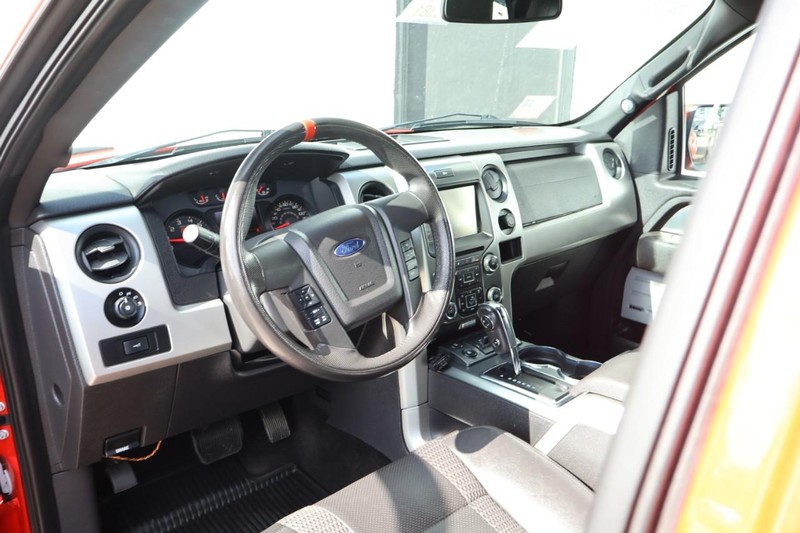 Ford F-150 Vehicle Full-screen Gallery Image 20