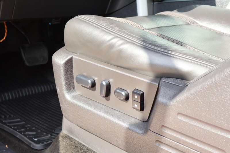 Ford F-150 Vehicle Full-screen Gallery Image 22