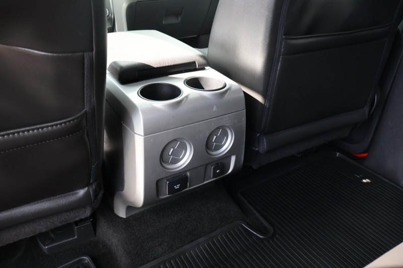 Ford F-150 Vehicle Full-screen Gallery Image 29