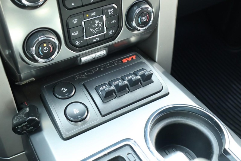 Ford F-150 Vehicle Full-screen Gallery Image 40